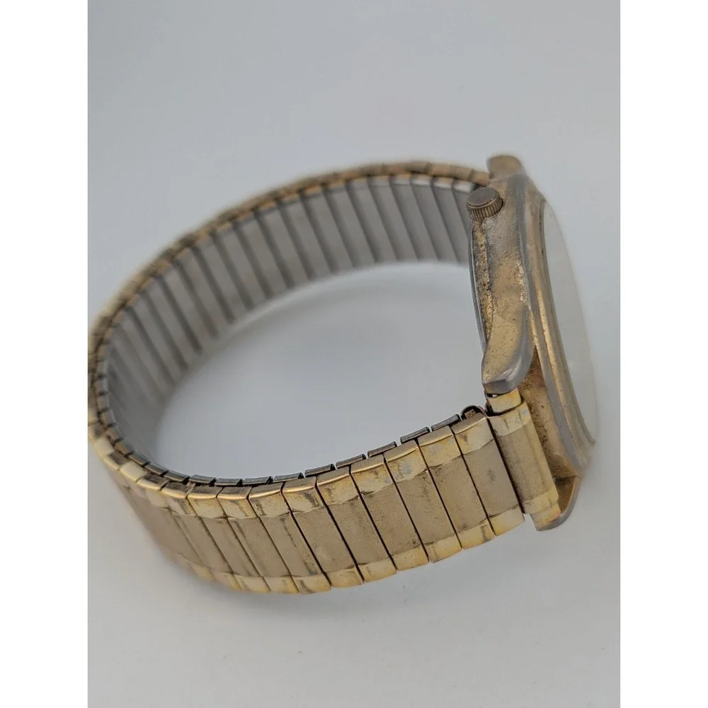 Times Square Men's Watch 37mm Case Gold Stretch Band- New Battery